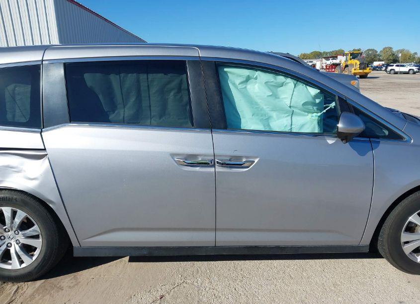 Photo 13 of 2016 Honda Odyssey EX-L (VIN 5FNRL5H69GB110979)