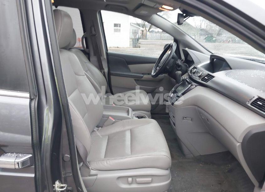 Photo 5 of 2016 Honda Odyssey EX-L (VIN 5FNRL5H69GB113686)