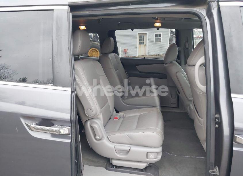 Photo 8 of 2016 Honda Odyssey EX-L (VIN 5FNRL5H69GB113686)