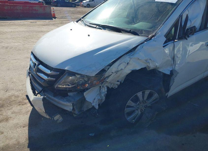 Photo 6 of 2016 Honda Odyssey EX-L (VIN 5FNRL5H69GB128883)