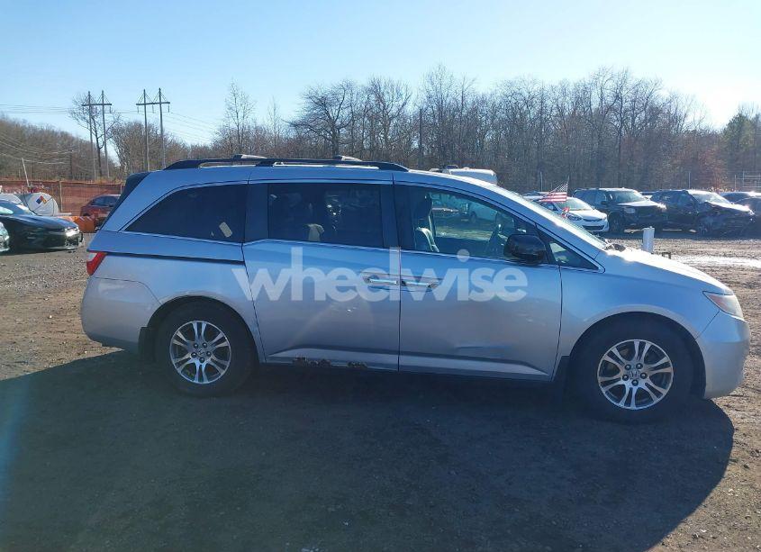 Photo 13 of 2011 Honda Odyssey EX-L (VIN 5FNRL5H6XBB005473)