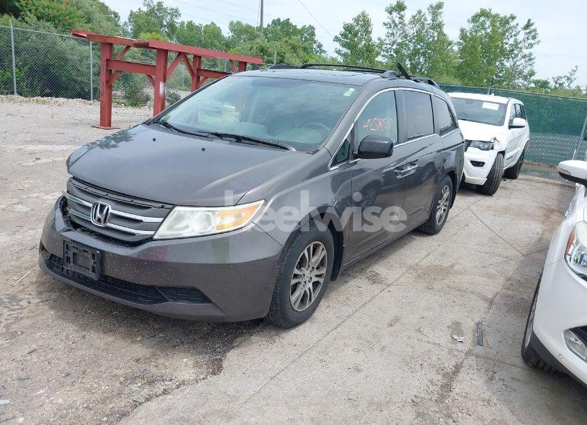 Photo 2 of 2011 Honda Odyssey EX-L (VIN 5FNRL5H6XBB017476)
