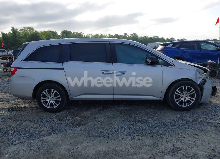 Photo 13 of 2011 Honda Odyssey EX-L (VIN 5FNRL5H6XBB053927)
