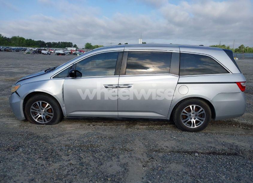 Photo 14 of 2011 Honda Odyssey EX-L (VIN 5FNRL5H6XBB053927)