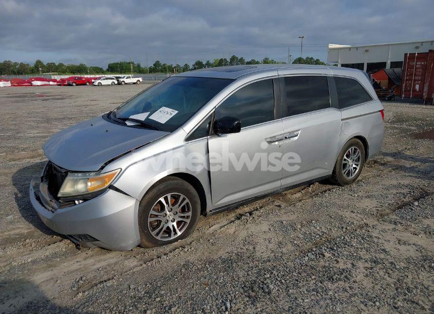 Photo 2 of 2011 Honda Odyssey EX-L (VIN 5FNRL5H6XBB053927)