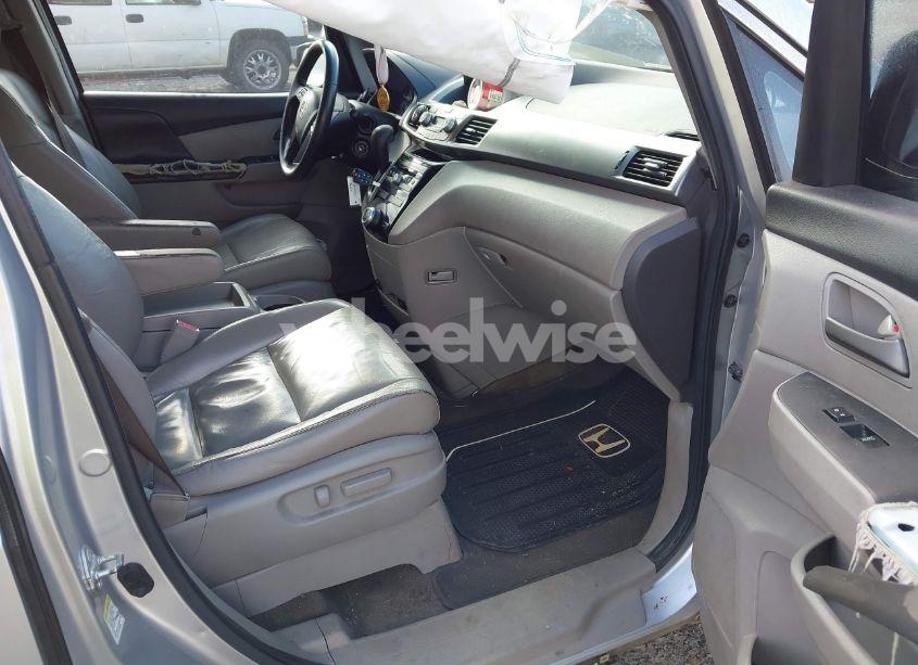 Photo 5 of 2011 Honda Odyssey EX-L (VIN 5FNRL5H6XBB053927)