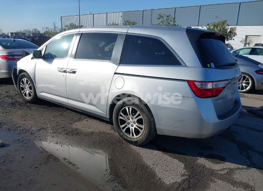 Photo 3 of 2011 Honda Odyssey EX-L (VIN 5FNRL5H6XBB057556)