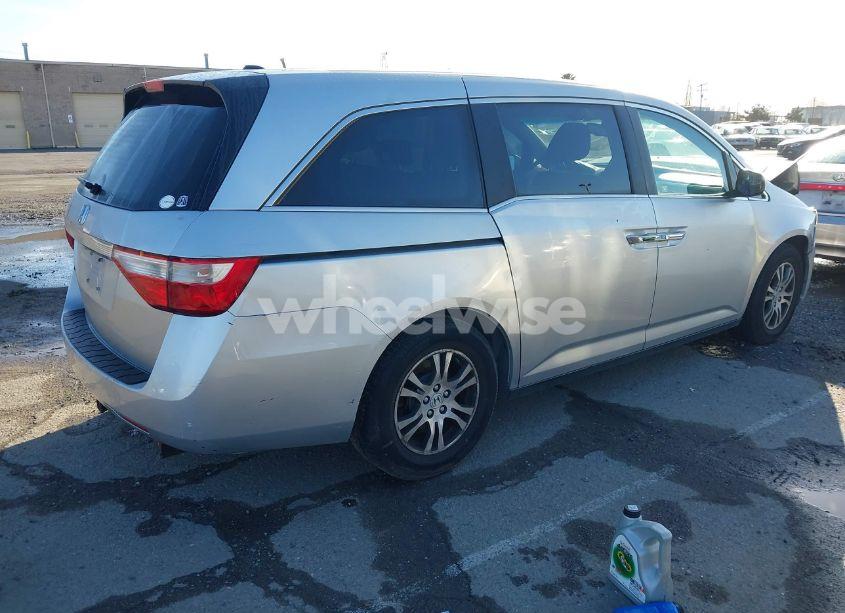 Photo 4 of 2011 Honda Odyssey EX-L (VIN 5FNRL5H6XBB057556)