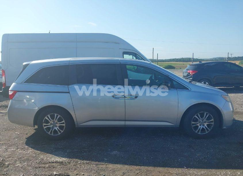 Photo 13 of 2011 Honda Odyssey EX-L (VIN 5FNRL5H6XBB057590)