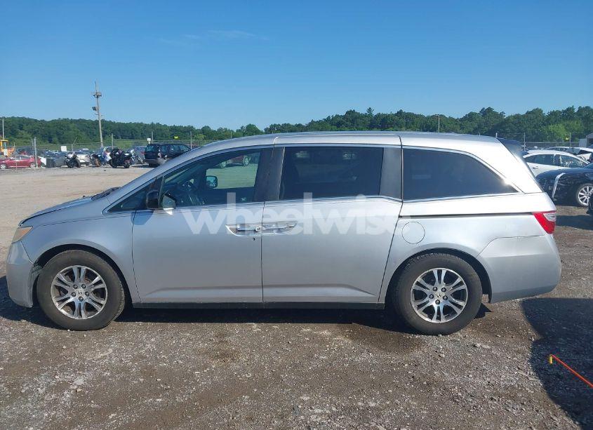 Photo 14 of 2011 Honda Odyssey EX-L (VIN 5FNRL5H6XBB057590)