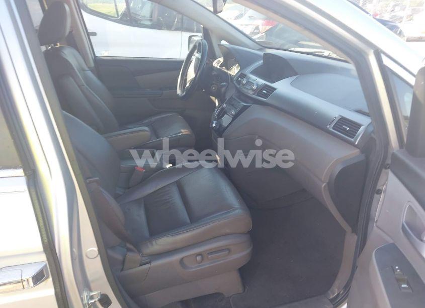 Photo 5 of 2011 Honda Odyssey EX-L (VIN 5FNRL5H6XBB057590)