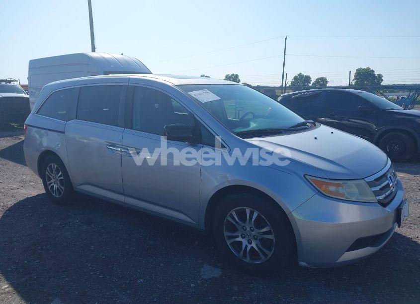 Photo 6 of 2011 Honda Odyssey EX-L (VIN 5FNRL5H6XBB057590)