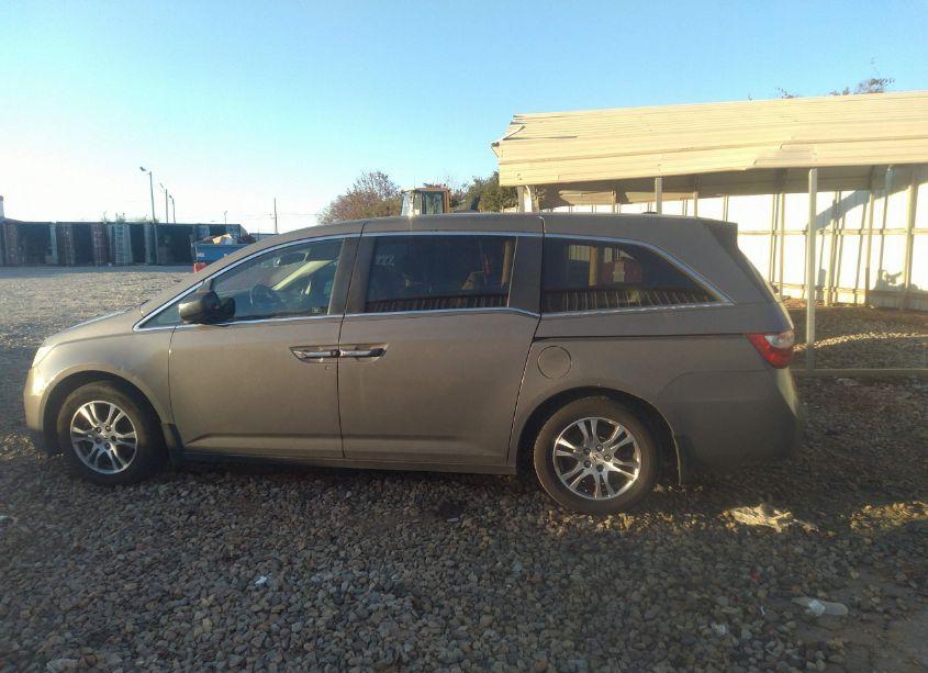 Photo 13 of 2011 Honda Odyssey EX-L (VIN 5FNRL5H6XBB072543)
