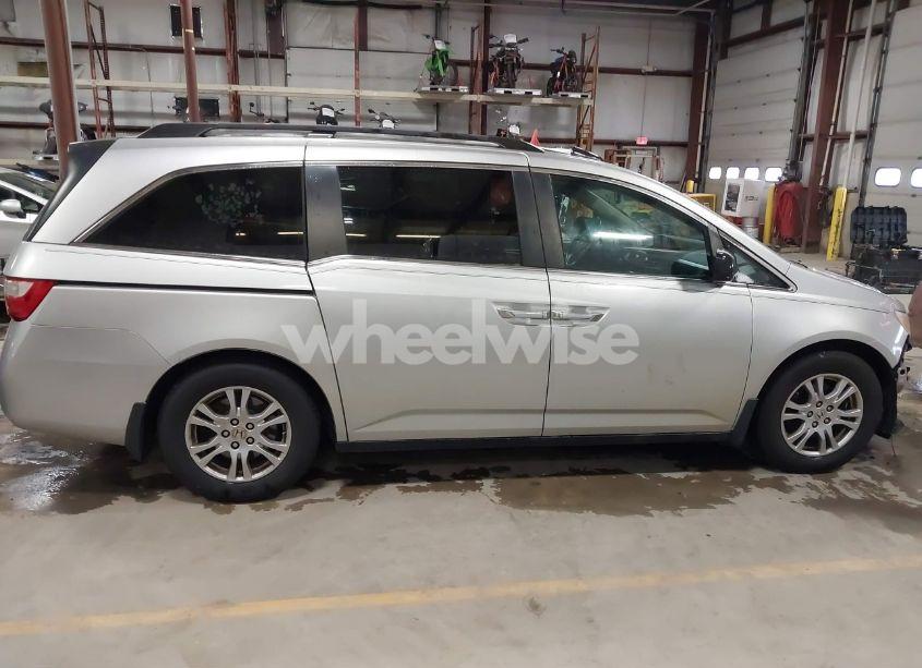 Photo 14 of 2011 Honda Odyssey EX-L (VIN 5FNRL5H6XBB073076)