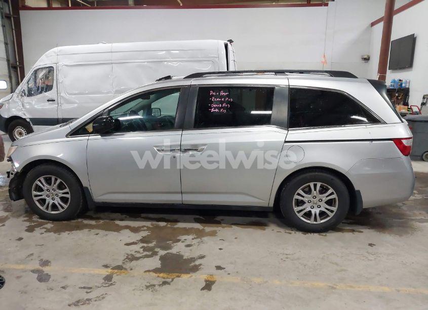 Photo 15 of 2011 Honda Odyssey EX-L (VIN 5FNRL5H6XBB073076)