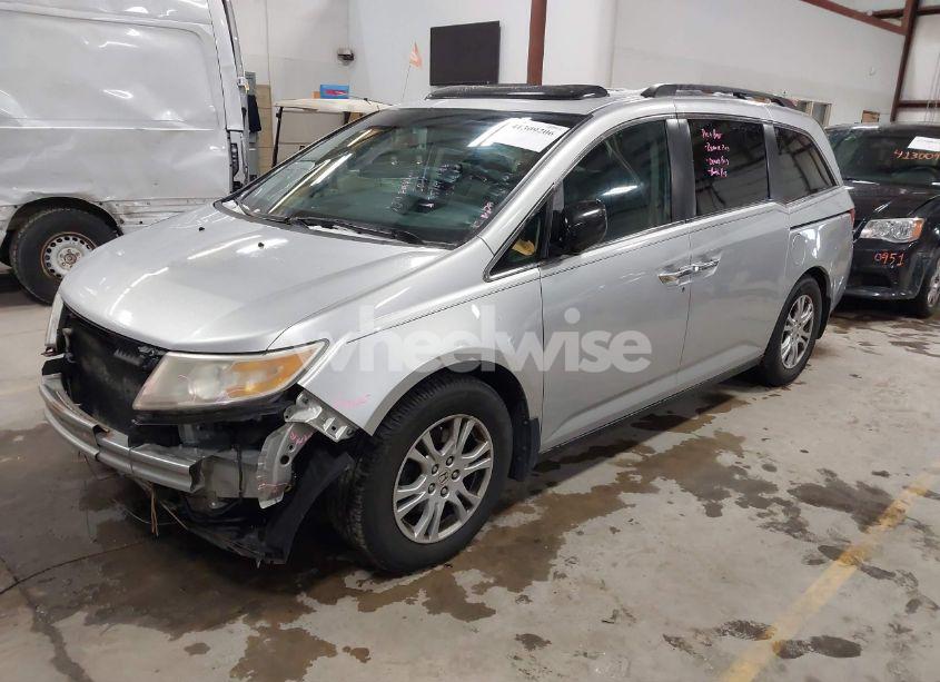 Photo 2 of 2011 Honda Odyssey EX-L (VIN 5FNRL5H6XBB073076)