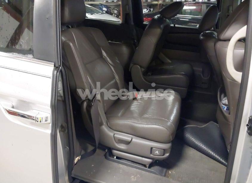 Photo 8 of 2011 Honda Odyssey EX-L (VIN 5FNRL5H6XBB073076)