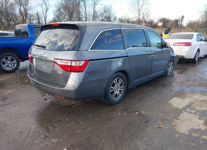 Photo 4 of 2011 Honda Odyssey EX-L (VIN 5FNRL5H6XBB083820)