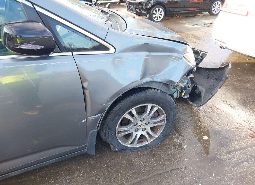 Photo 6 of 2011 Honda Odyssey EX-L (VIN 5FNRL5H6XBB083820)