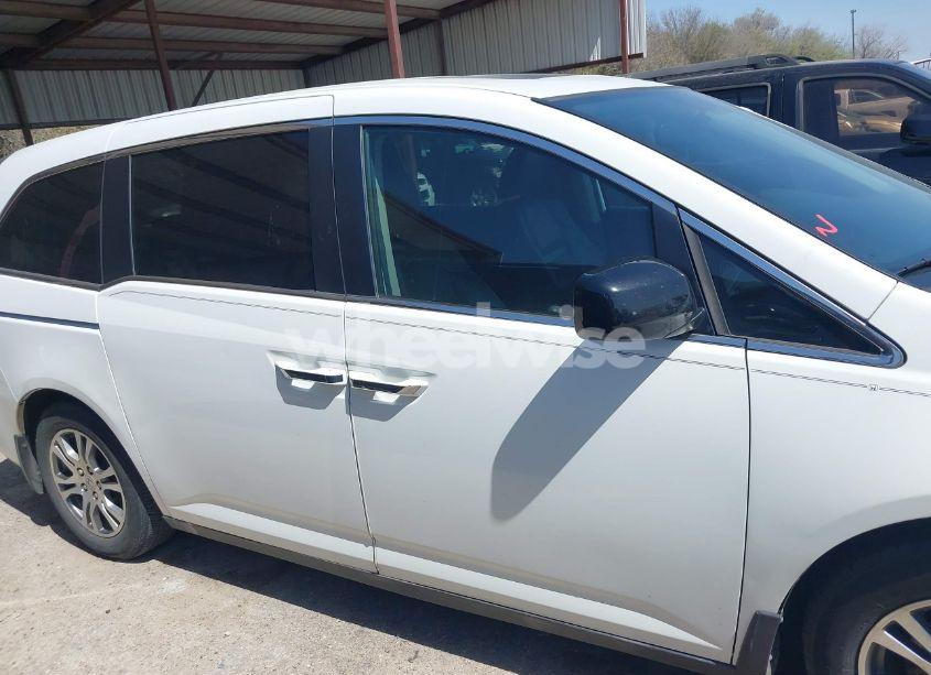 Photo 13 of 2011 Honda Odyssey EX-L (VIN 5FNRL5H6XBB100096)