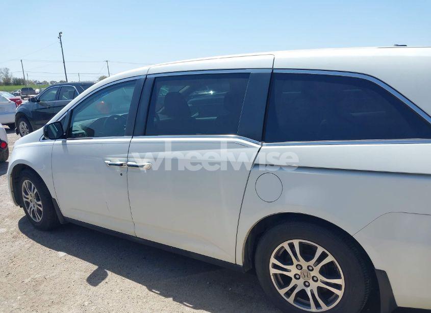 Photo 14 of 2011 Honda Odyssey EX-L (VIN 5FNRL5H6XBB100096)