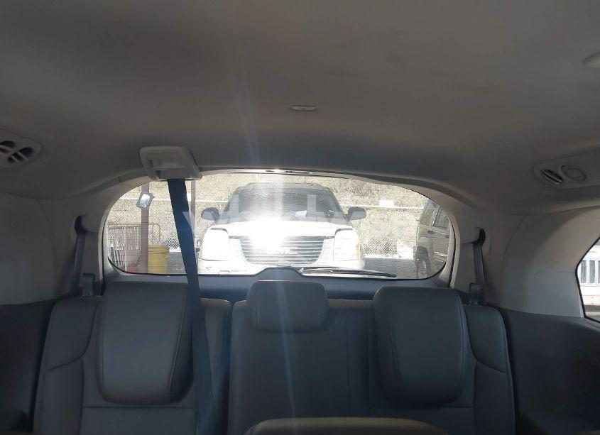 Photo 19 of 2011 Honda Odyssey EX-L (VIN 5FNRL5H6XBB100096)