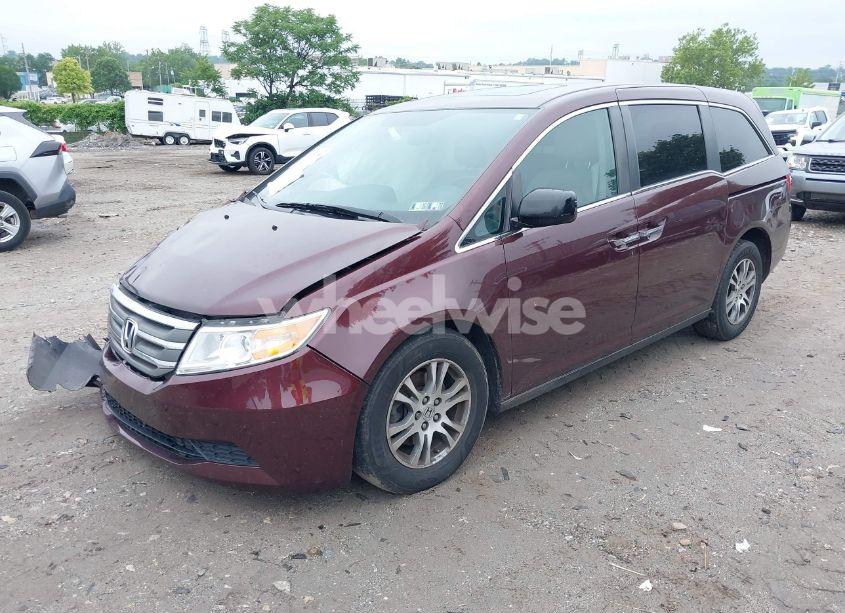 Photo 2 of 2013 Honda Odyssey EX-L (VIN 5FNRL5H6XDB016394)