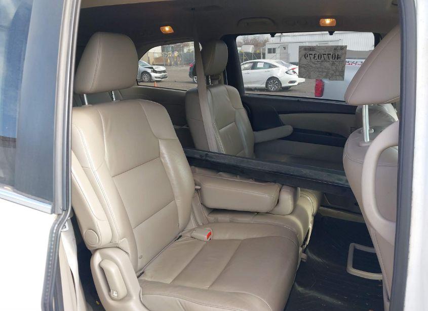 Photo 8 of 2013 Honda Odyssey EX-L (VIN 5FNRL5H6XDB037410)