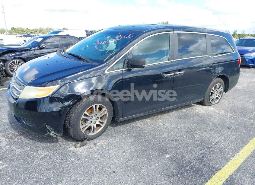 Photo 2 of 2013 Honda Odyssey EX-L (VIN 5FNRL5H6XDB070486)