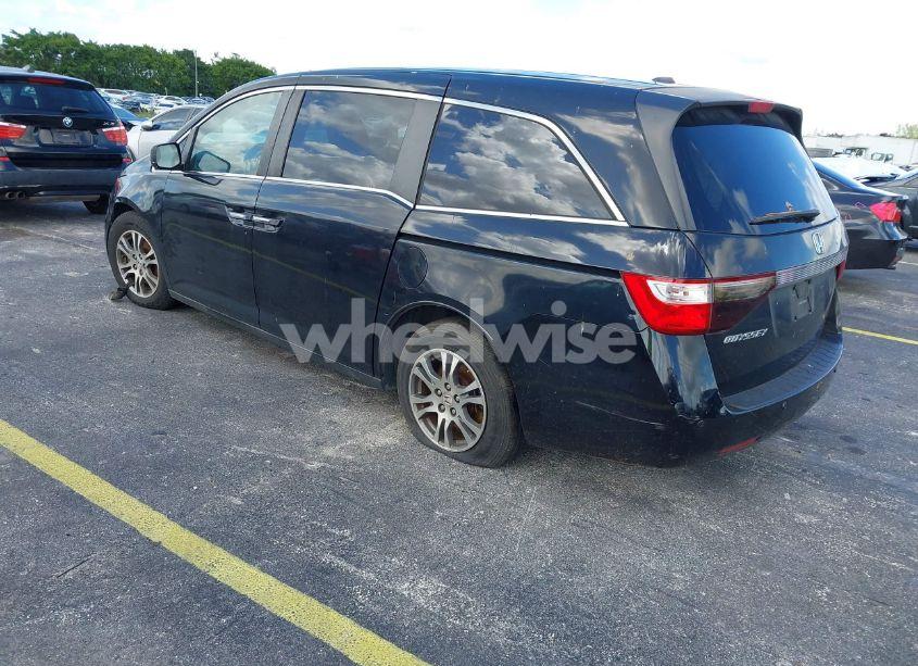 Photo 3 of 2013 Honda Odyssey EX-L (VIN 5FNRL5H6XDB070486)