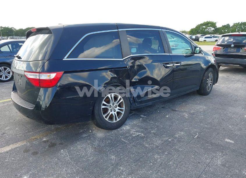 Photo 4 of 2013 Honda Odyssey EX-L (VIN 5FNRL5H6XDB070486)