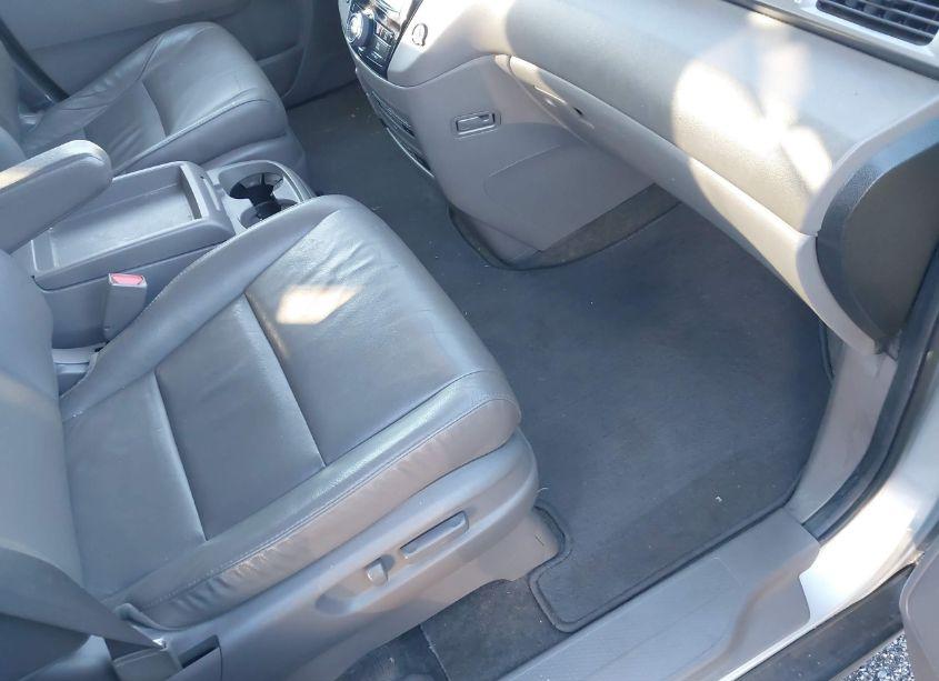 Photo 5 of 2014 Honda Odyssey EX-L (VIN 5FNRL5H6XEB069856)