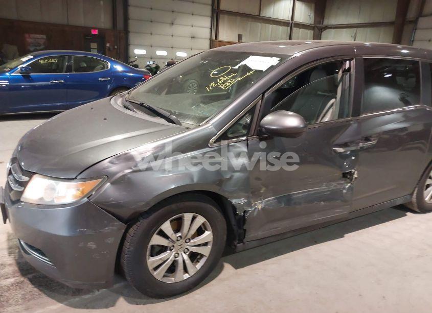 Photo 6 of 2014 Honda Odyssey EX-L (VIN 5FNRL5H6XEB125455)