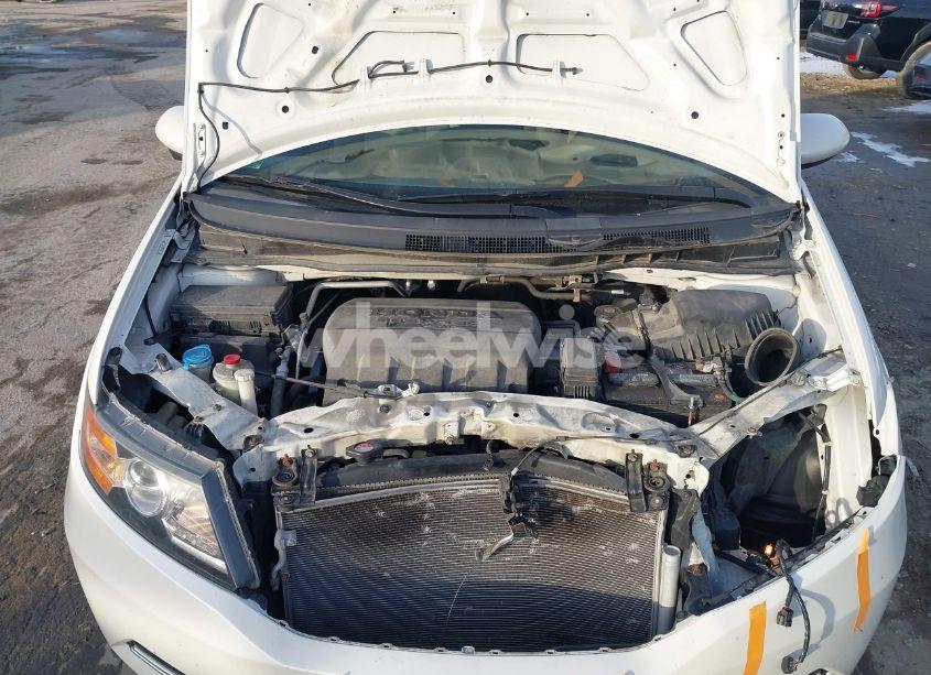 Photo 10 of 2016 Honda Odyssey EX-L (VIN 5FNRL5H6XGB004735)