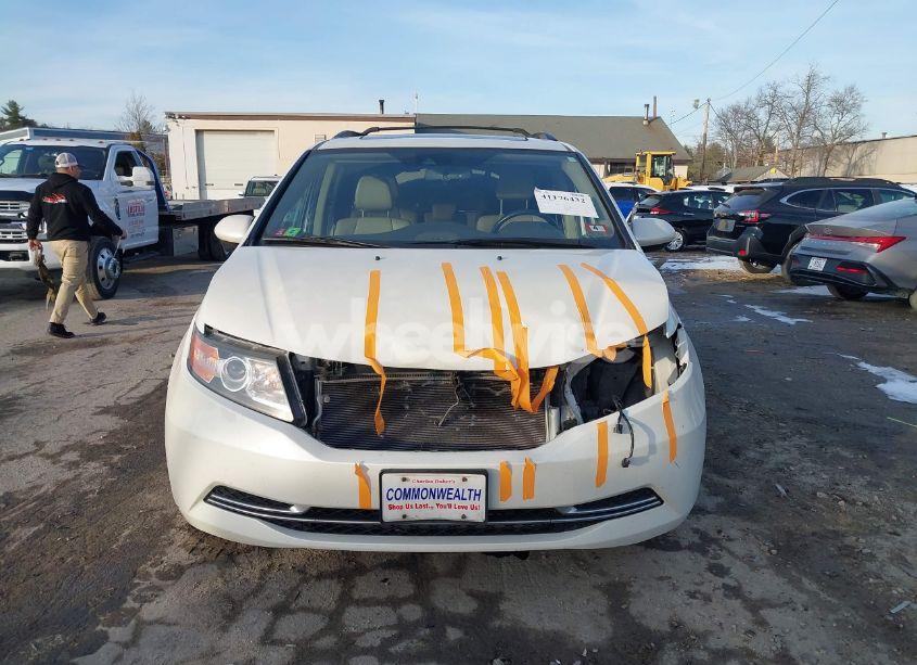 Photo 12 of 2016 Honda Odyssey EX-L (VIN 5FNRL5H6XGB004735)