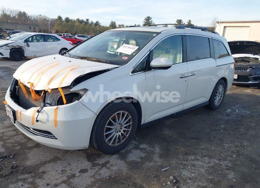 Photo 2 of 2016 Honda Odyssey EX-L (VIN 5FNRL5H6XGB004735)