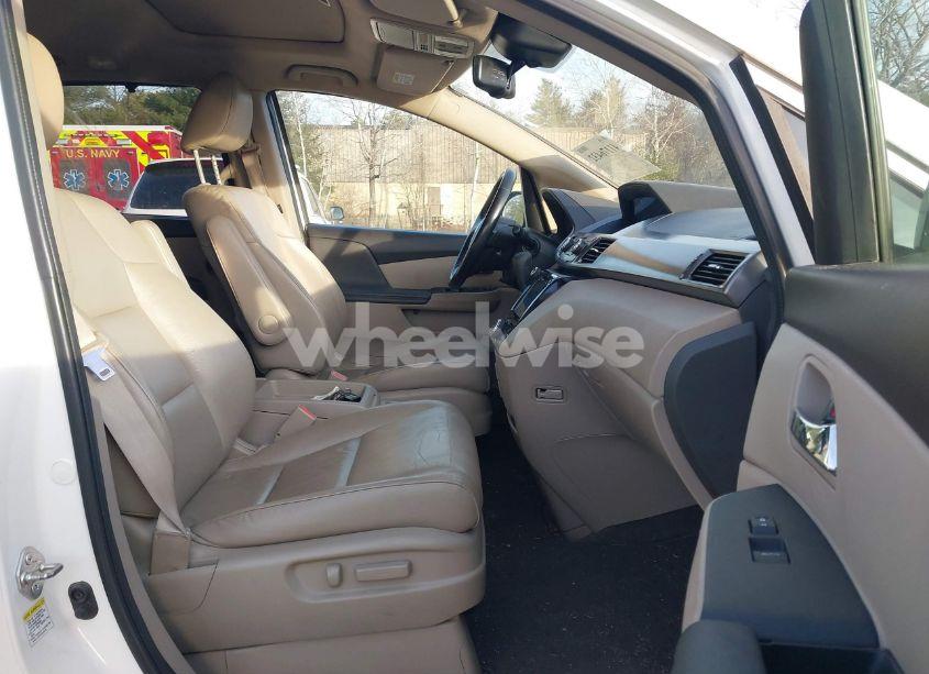 Photo 5 of 2016 Honda Odyssey EX-L (VIN 5FNRL5H6XGB004735)