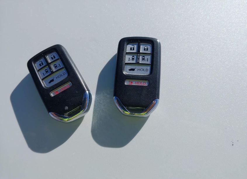 Photo 11 of 2016 Honda Odyssey EX-L (VIN 5FNRL5H6XGB021020)