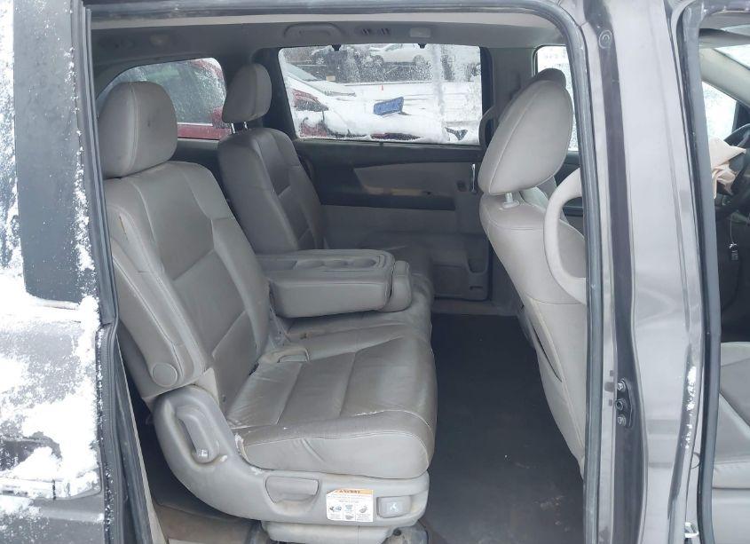 Photo 8 of 2016 Honda Odyssey EX-L (VIN 5FNRL5H6XGB037721)