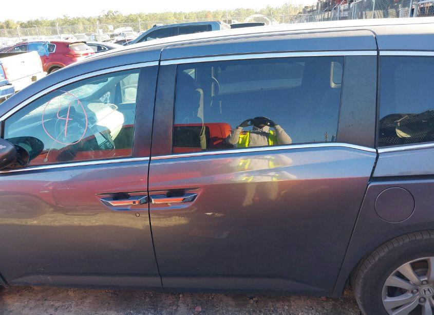 Photo 14 of 2016 Honda Odyssey EX-L (VIN 5FNRL5H6XGB084330)
