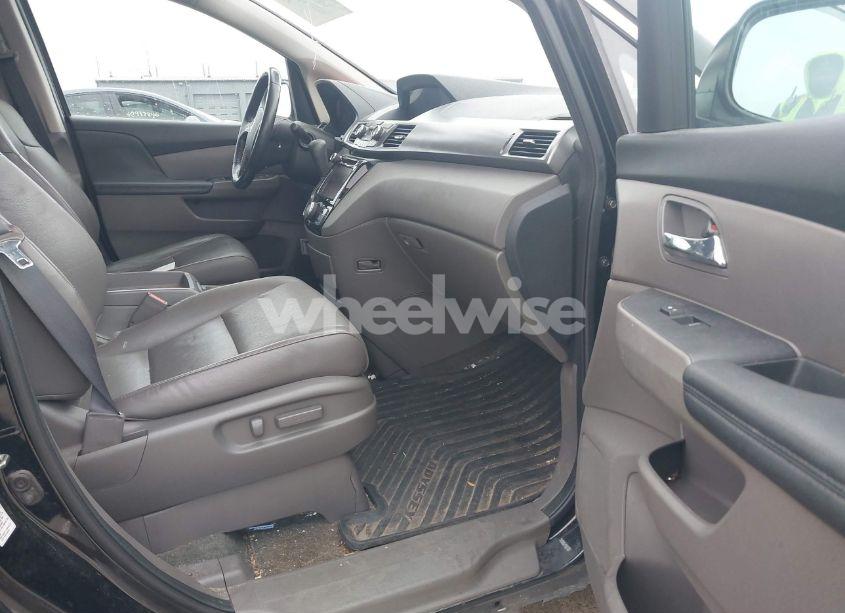 Photo 5 of 2016 Honda Odyssey EX-L (VIN 5FNRL5H6XGB103636)