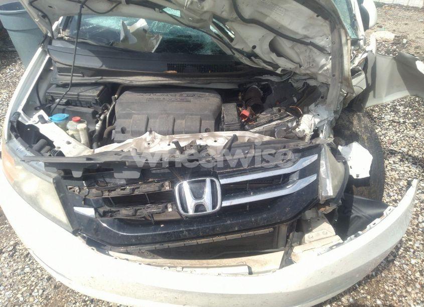 Photo 10 of 2016 Honda Odyssey EX-L (VIN 5FNRL5H6XGB105323)