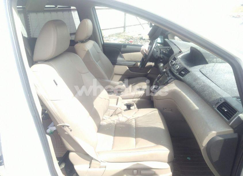 Photo 5 of 2016 Honda Odyssey EX-L (VIN 5FNRL5H6XGB105323)