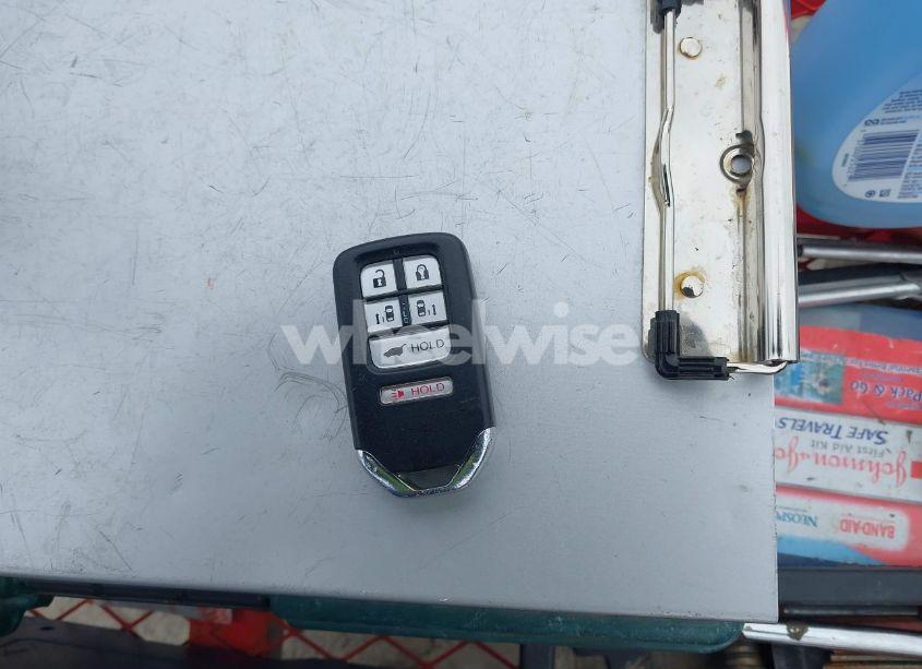 Photo 11 of 2016 Honda Odyssey EX-L (VIN 5FNRL5H6XGB106486)