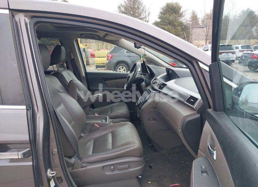 Photo 5 of 2016 Honda Odyssey EX-L (VIN 5FNRL5H6XGB106486)