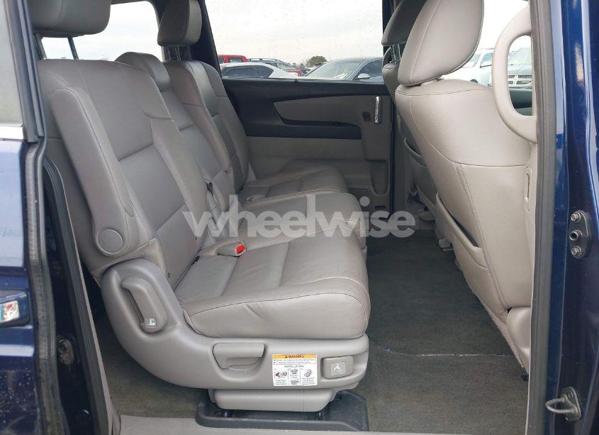Photo 8 of 2016 Honda Odyssey EX-L (VIN 5FNRL5H6XGB166025)