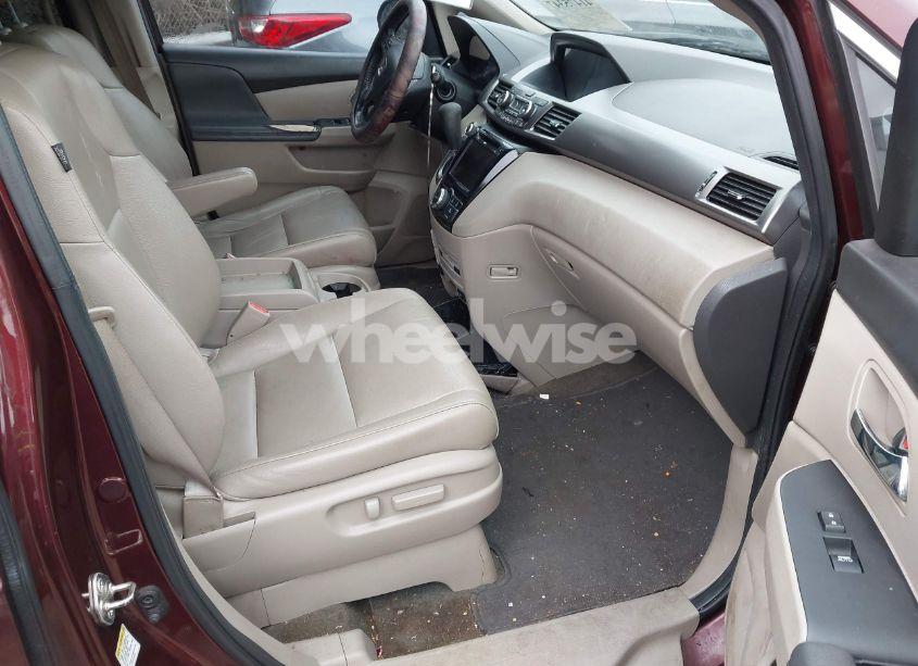 Photo 5 of 2017 Honda Odyssey EX-L (VIN 5FNRL5H6XHB014084)