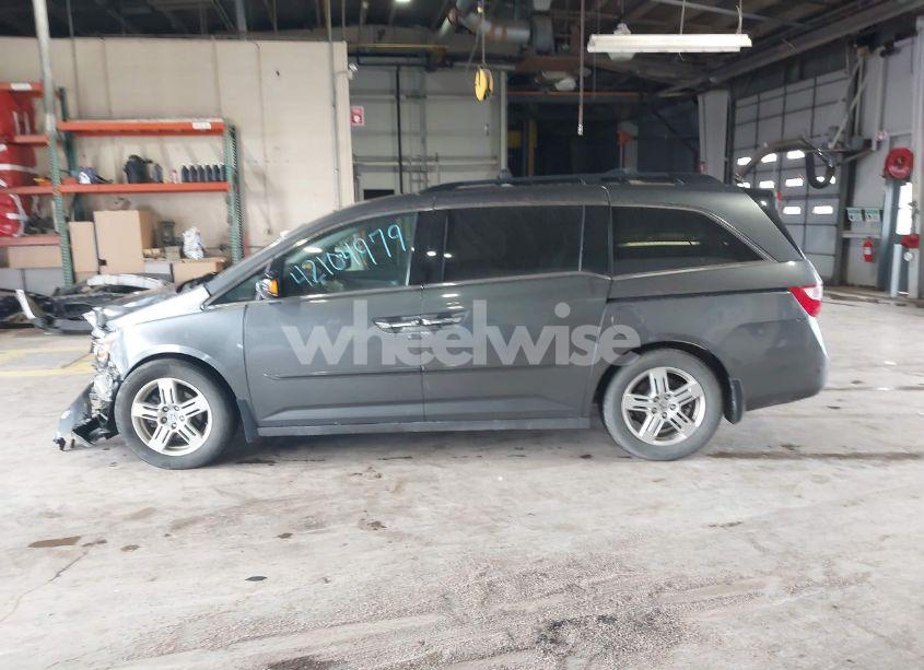 Photo 15 of 2011 Honda Odyssey TOURING/TOURING ELITE (VIN 5FNRL5H90BB025855)