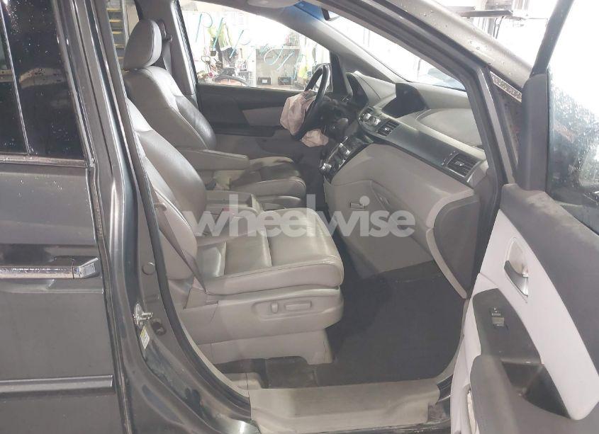 Photo 5 of 2011 Honda Odyssey TOURING/TOURING ELITE (VIN 5FNRL5H90BB025855)