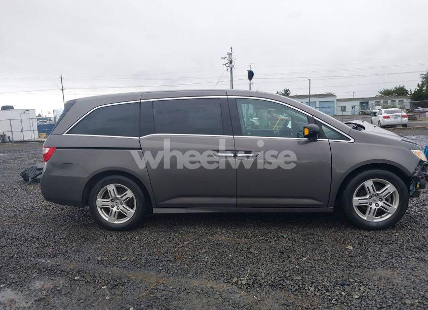 Photo 14 of 2011 Honda Odyssey TOURING/TOURING ELITE (VIN 5FNRL5H90BB034247)